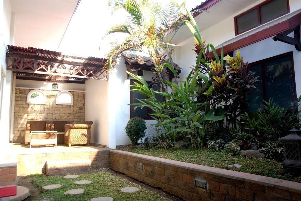 Family Hotel Gradia 2 Batu  Exterior foto